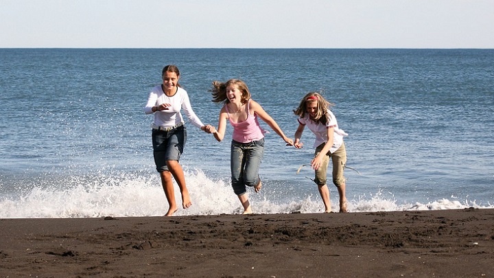tres-amigas-en-la-playa