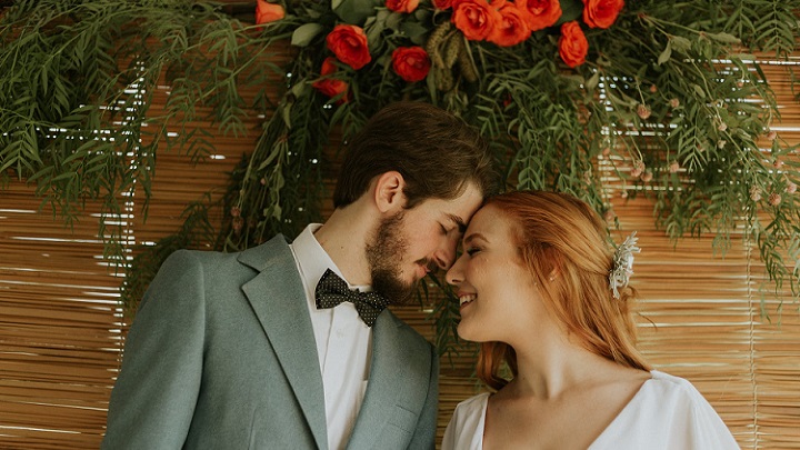 pareja-romantica-de-boda