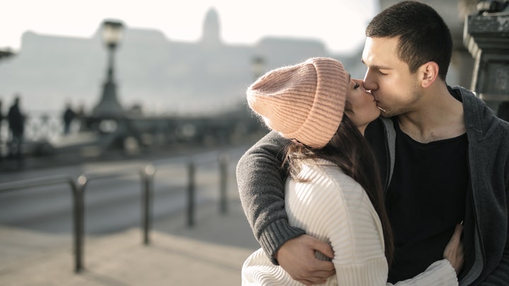 pareja-enamorada-y-feliz